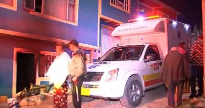Corto circuito generó terrible incendio en una casa de Usme 2 Corto circuito generó terrible incendio en una casa de Usme Según se supo, el incendio se generó por un corto circuito y por eso las autoridades le hacen un llamado a los ciudadanos para que tenga precaución con las conexiones que realizan para esta Navidad.