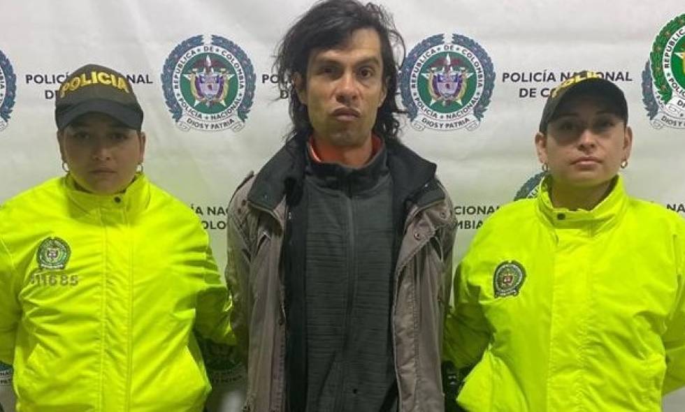 "Tenía las costillas sumidas": testigo relata la golpiza que le dieron a Juan Pablo 6 "Tenía las costillas sumidas": testigo relata la golpiza que le dieron a Juan Pablo Con el paso de las horas se conocen más detalles de la muerte de Juan Pablo González, sindicado de abusar de una menor de edad en Transmilenio, quien fue asesinado por otros presos el pasado 6 de noviembre dentro de la URI de Puente Aranda, en Bogotá.
