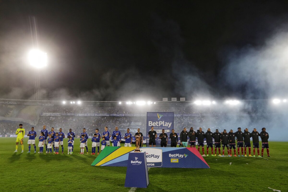 Millos inmenso: campeón de la Copa Colombia 2 Millos inmenso: campeón de la Copa Colombia Finalizó el encuentro deportivo de la final de la Copa BetPlay en el estadio El Campín, y Millonarios se coronó campeón con un 2-0 al Junior de Barranquilla, con goles de Luis Carlos Ruiz en el minuto 18 y de David Silva en el minuto 77. Desde 2011 el equipo azul no ganaba este torneo deportivo.