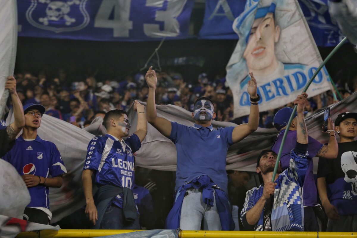 Millos inmenso: campeón de la Copa Colombia 5 Millos inmenso: campeón de la Copa Colombia Finalizó el encuentro deportivo de la final de la Copa BetPlay en el estadio El Campín, y Millonarios se coronó campeón con un 2-0 al Junior de Barranquilla, con goles de Luis Carlos Ruiz en el minuto 18 y de David Silva en el minuto 77. Desde 2011 el equipo azul no ganaba este torneo deportivo.