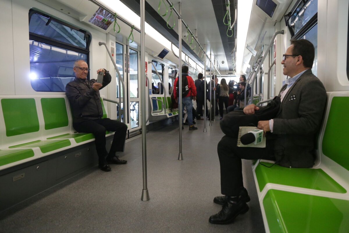 Llegó a Bogotá el vagón escuela del metro 1 Llegó a Bogotá el vagón escuela del metro Este martes, el Metro de Bogotá y la alcaldesa de Bogotá, Claudia López, presentaron oficialmente el prototipo de un vagón del metro de la ciudad. El modelo es a escala real y será una 'escuela' para que los ciudadanos aprendan a cuidarlo y hacer uso de este.