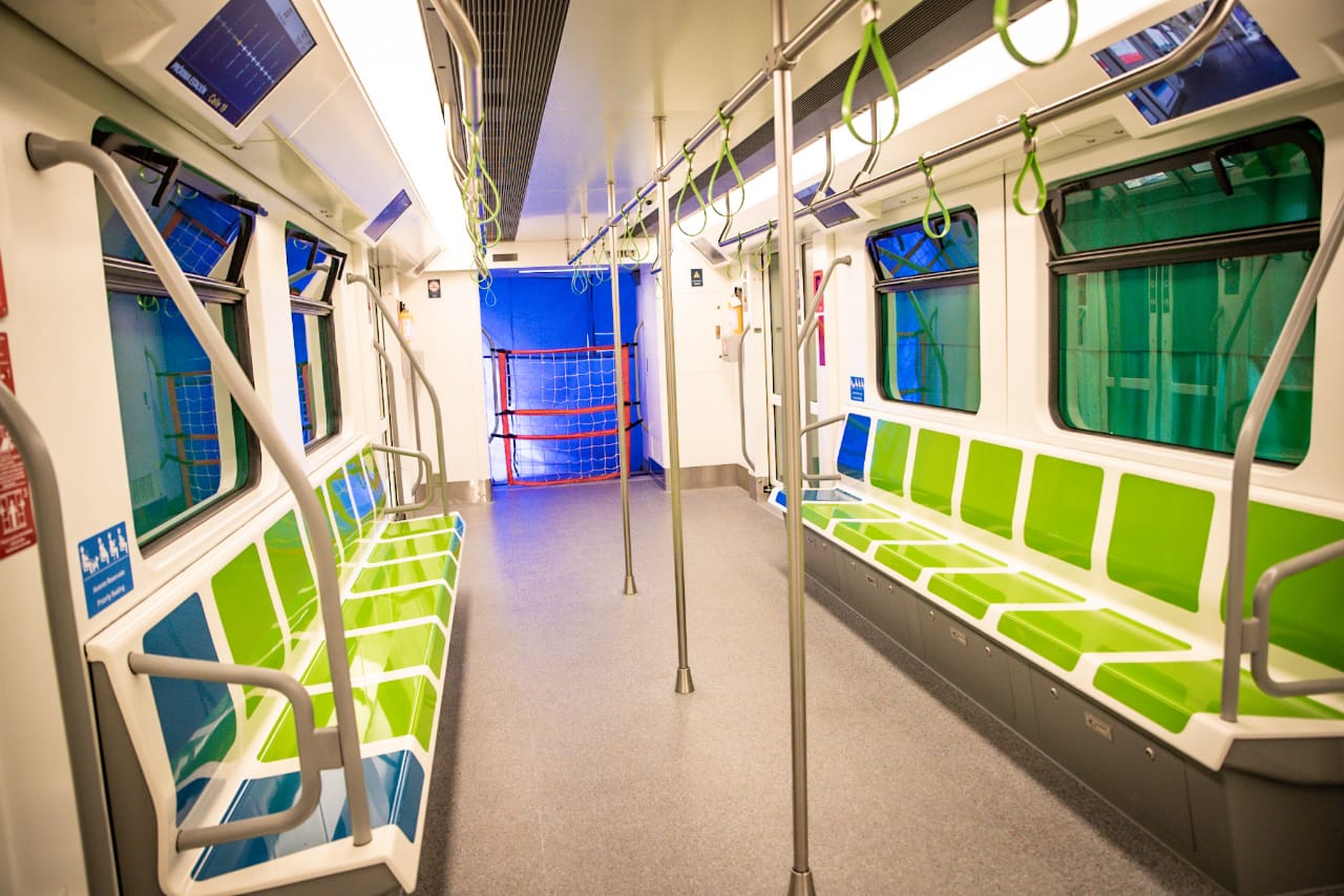 Llegó a Bogotá el vagón escuela del metro 5 Llegó a Bogotá el vagón escuela del metro Este martes, el Metro de Bogotá y la alcaldesa de Bogotá, Claudia López, presentaron oficialmente el prototipo de un vagón del metro de la ciudad. El modelo es a escala real y será una 'escuela' para que los ciudadanos aprendan a cuidarlo y hacer uso de este.