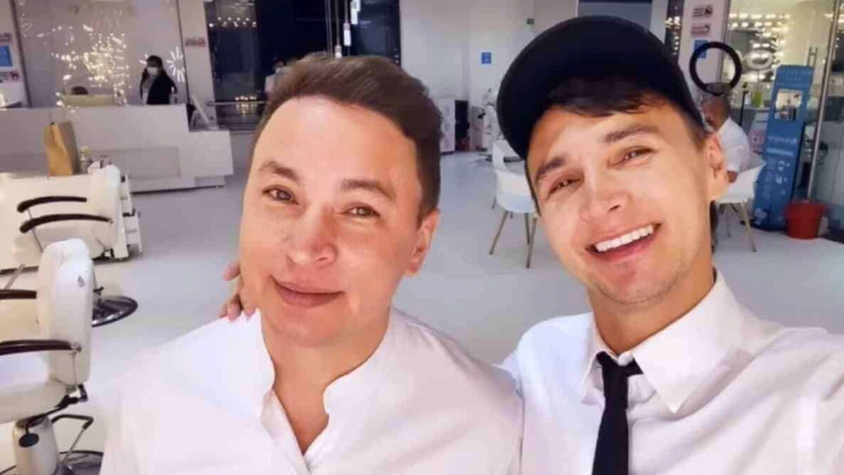 "Soy inocente y con la ayuda de Dios voy a demostrarlo": Yhonier Leal La tarde de este viernes, durante la audiencia contra Yhonier Leal por el homicidio de su mamá, Marleny Hernández, y de su hermano Mauricio Leal, el acusado nuevamente se declaró inocente de haberle quitado la vida a sus dos familiares.