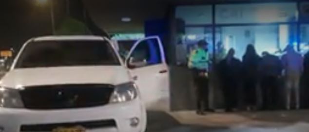 Cayó banda de apartamenteros en Suba: se iban a llevar la cama y el colchón 1 Cayó banda de apartamenteros en Suba: se iban a llevar la cama y el colchón Los hurtos no paran en la ciudad de Bogotá, esta vez una banda de cinco personas ingresaron a un apartamento en el barrio Fontanal en la localidad de Suba y hasta la cama con todo y colchón pretendían llevarse.