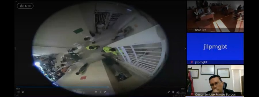 Los videos que dejaron mal parados a los policías capturados por la muerte de Juan Pablo en la URI 1 Los videos que dejaron mal parados a los policías capturados por la muerte de Juan Pablo en la URI La tarde de este martes la Fiscalía General reveló una serie de videos de las cámaras de seguridad ubicadas al interior de la URI de Puente Aranda, en donde fue asesinado a golpes Juan Pablo González, el sujeto acusado de haber abusado sexualmente de una menor al interior de la estación de TM La Castellana.