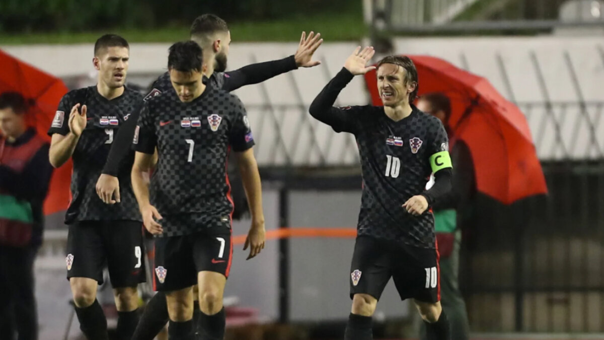 ¿Quién se apunta a ser la sorpresa del Mundial? 6 ¿Quién se apunta a ser la sorpresa del Mundial? Desde siempre, mejor dicho, desde Uruguay 1930 ha sido así, y Catar 2022 no será la excepción con este cuento. Fue Estados Unidos y su llegada hasta las semifinales en el primer Mundial, fue Colombia en Brasil 2014 con su quinto lugar y James Rodríguez como ganador del Botín de Oro, y fue Croacia con su inolvidable subcampeonato en Rusia 2018.