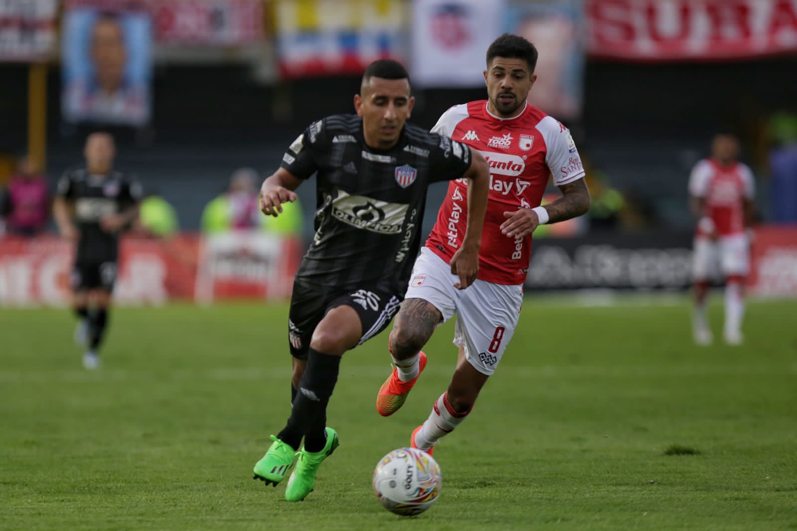 El Rojo perdonó al 'Tiburón' y empató en El Campín Santa Fe igualó 0-0 con Junior en la tercera fecha de cuadrangulares finales y enredó el camino que tenía como líder del grupo A al quedarse con 5 puntos.