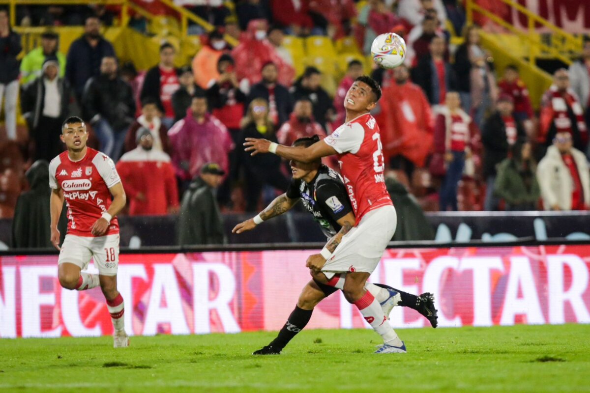 2-0 al Pereira, gran triunfo de Santa Fe en El Campín 2 2-0 al Pereira, gran triunfo de Santa Fe en El Campín Independiente Santa Fe asumió el liderato del grupo A de los cuadrangulares semifinales de la liga BetPlay II-2022, luego de derrotar 2-0 al Deportivo Pereira en el estadio El Campín, en juego válido por la segunda fecha.