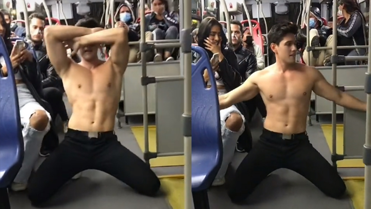 ¡Lo volvió a hacer! Joven hizó estriptís en pleno TM En el sistema de transporte público TransMilenio es común ver que cosas inusuales pasen, por lo que los usuarios a diario se las ingenian para sorprender a los demás pasajeros. En esta oportunidad, un joven apareció haciendo todo un show en uno de los articulados y también en una estación.