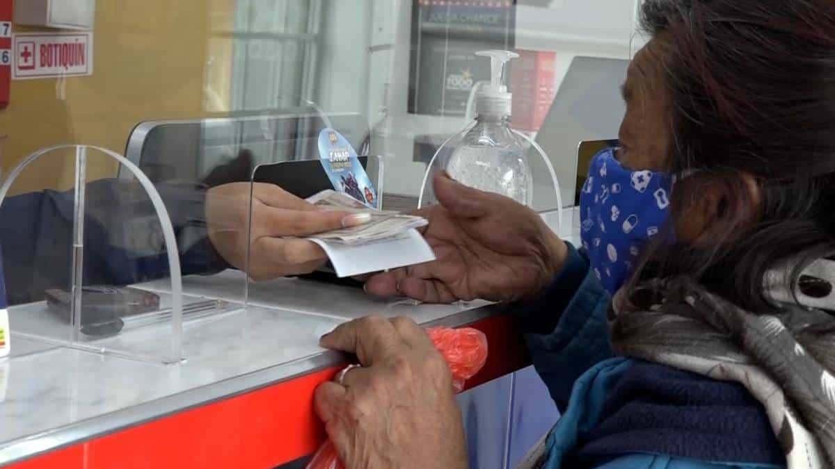 Billeteras virtuales: pagos rápidos y seguros Uno de los puntos principales que deberá tener en cuenta es que cada billetera virtual tiene ciertos montos, que va de acuerdo al uso que le dé a su billetera (pues no es lo mismo el manejo que le puede dar un tendero a alguien que solo realiza pagos de un día para otro). Así que antes de hacer los giros, verifique los montos máximos, ya que cada plataforma ofrece montos máximos (mensual o trimestral) en sus servicios de envío y recepción de dineros.