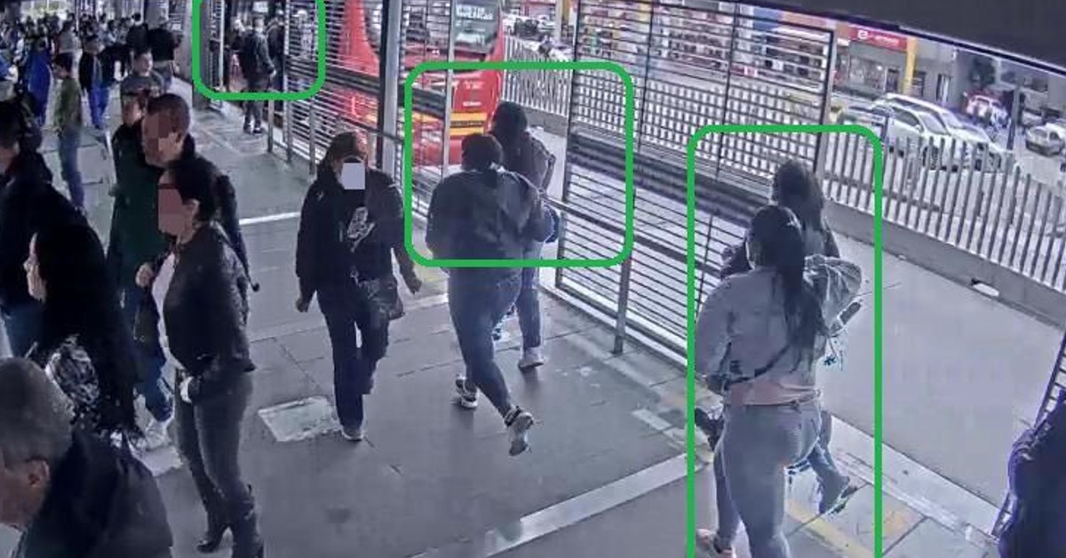 ¿Por qué dejaron libres a 13 ladrones de TM? Además, reveló que no hubo claridad con las armas usadas por los pillos en el atraco y que no se les encontró ningún arma de fuego, e incluso, la juez dijo que la Fiscalía solo presentó acusación por dos delitos y uno de ellos no da medida privativa de la libertad. 