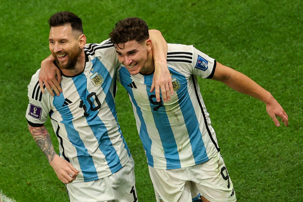 "Nos gusta que digan que el otro equipo es el más favorito", Dibu Martínez 1 "Nos gusta que digan que el otro equipo es el más favorito", Dibu Martínez "En Brasil los favoritos era Brasil y hoy lo dicen de Francia. Nos gusta que digan que el otro equipo es más favorito. Nosotros no nos sentimos inferiores a nadie", indicó el jugador en la rueda de prensa previa a la final de la Copa del Mundo.