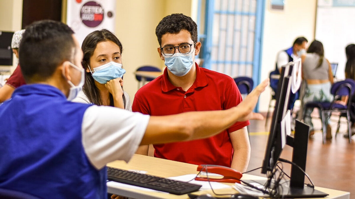 Aproveche la jornada de soluciones del Icetex Hasta el próximo viernes 23 de diciembre, el Icetex estará llevando a cabo su jornada de soluciones abierta al público, un evento maratónico en el que la entidad abre sus canales telefónicos y virtuales a las personas más colgadas con sus créditos educativos, a fin de que se pongan al día en todas sus obligaciones atrasadas. 