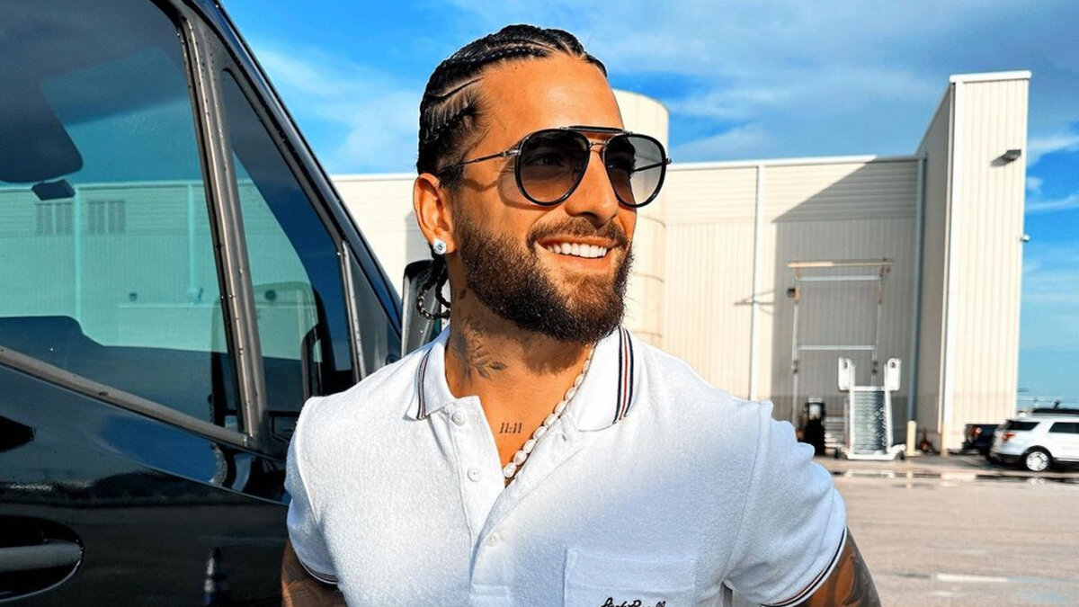 Bombardean con críticas a Maluma por quejarse de la música De nuevo el cantante de música urbana Maluma está en boca de todos, pues el artista se puso a criticar en sus redes sociales las canciones que colocan en los bares y los internautas se le fueron encima.