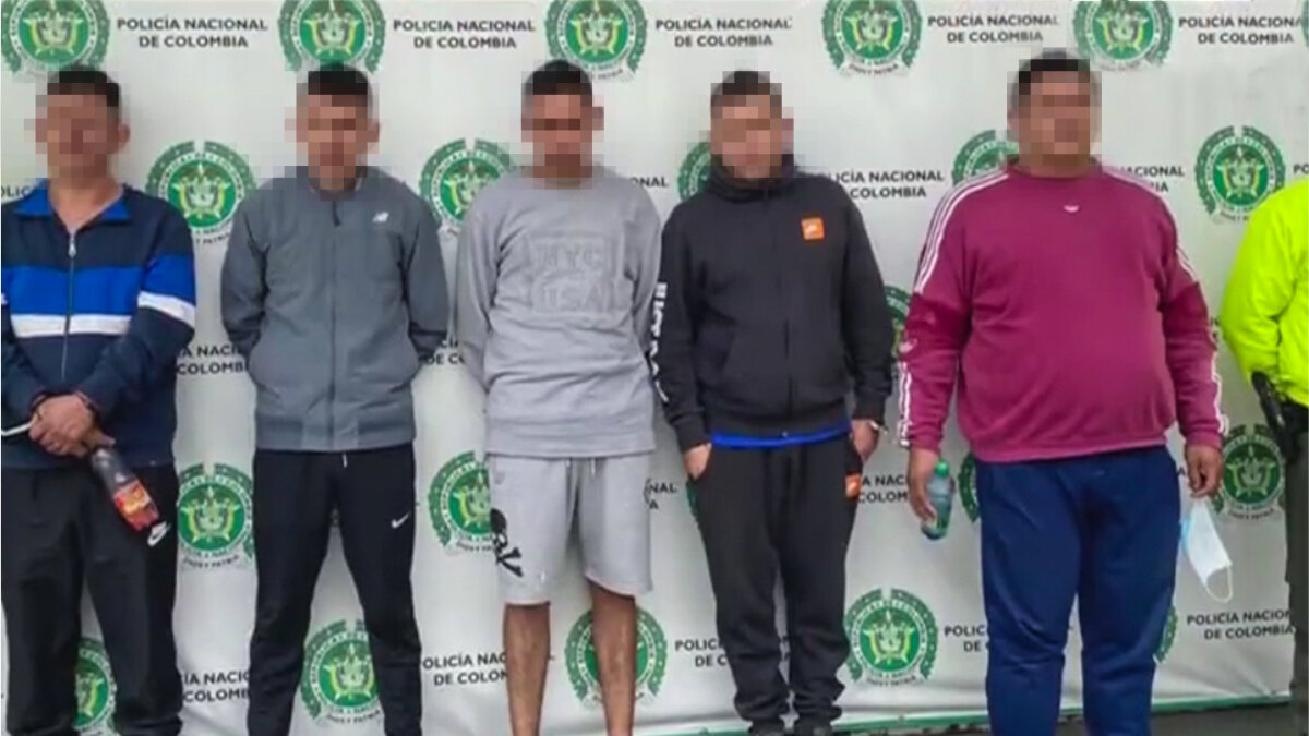 Capturan a 7 pillos que drogaban a sus víctimas para desocuparles las casas Mucho cuidado porque la Fiscalía confirmó la captura de 7 integrantes de dos bandas dedicadas a infiltrarse en casas y apartamentos, haciéndose pasar por amas de casa y cuidadores, para luego drogar a sus víctimas y robarlas.