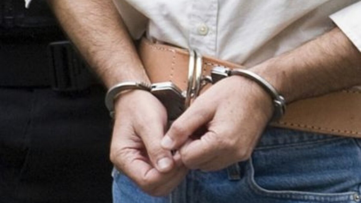 Capturan en Brasil a colombiano que era buscado por matar a un policía Un colombiano de 38 años que estaba en la lista roja de la Interpol desde hace más de una década, fue capturado este lunes por las autoridades brasileñas.