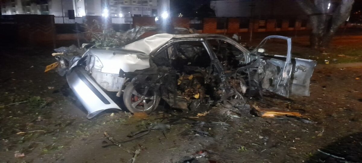 Carro bomba fue detonado en Jamundí Un carro bomba detonó en la madrugada de este miércoles en el municipio de Jamundí, en la vía que comunica al municipio con el corregimiento de Potrerito.
