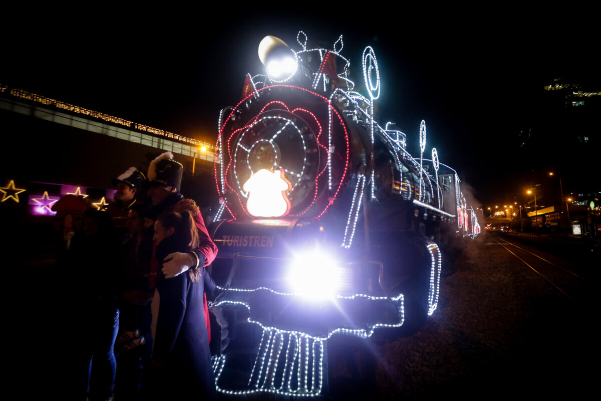 Comienza a rodar el tren navideño en Bogotá, pille los precios del viaje Como es tradición, el tren de la Sabana encendió las luces y está listo para los recorridos navideños que son tan esperados. Le contamos todo lo que debe saber.