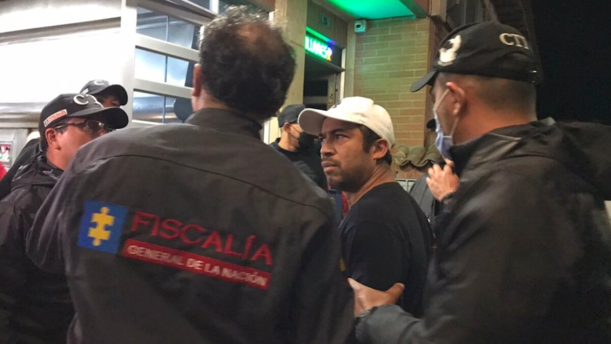 Condena de 24 años de prisión para homicida del profesor de Cajicá 2 Condena de 24 años de prisión para homicida del profesor de Cajicá El contundente material probatorio presentado por la Fiscalía General de la Nación permitió que un juez de conocimiento de Zipaquirá dejara en firme la condena de 24 años de prisión contra Orlando Rojas, alias 'Peca', por el homicidio del profesor Gamaliel Enrique Álvarez García.