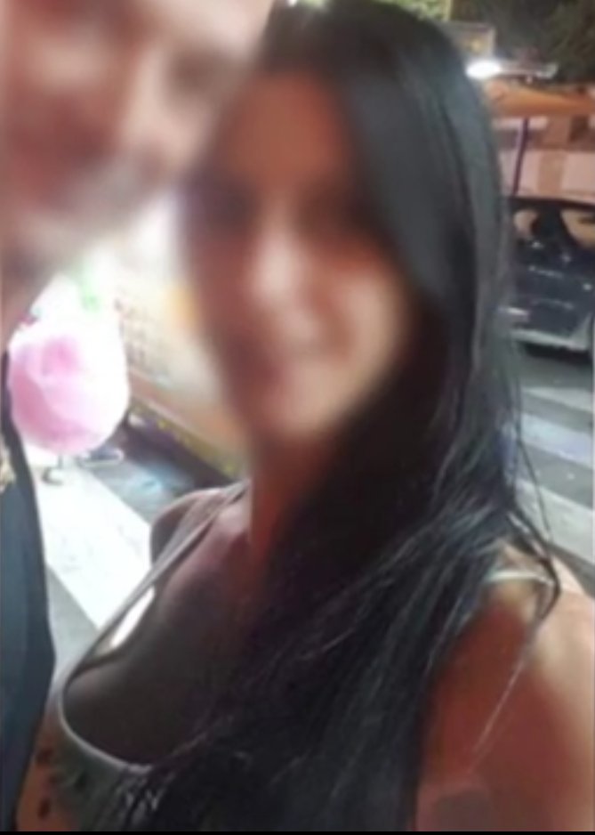 ¡Doloroso! Mujer embarazada fue asesinada por su ex a pocos días de dar a luz Una mujer de 32 años fue vilmente asesinada por su expareja sentimental al interior de una vivienda en la ciudad de Toledo (España). La víctima, quien se encontraba a pocos días de dar a luz a su tercer hijo, fue ultimada delante de sus otros dos hijos de 12 y 13 años.