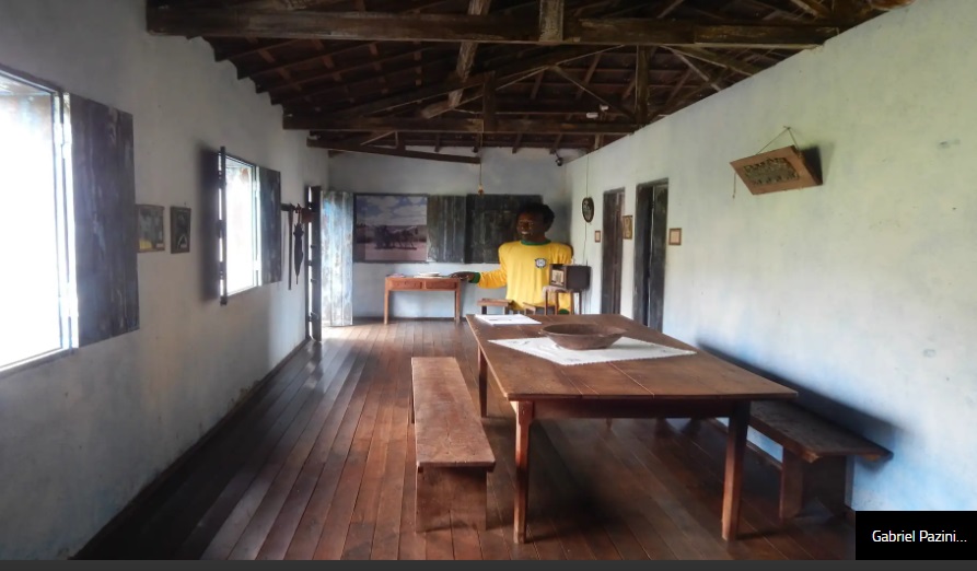 EN FOTOS: La casa en la que nació Edson Arantes do Nascimento El astro de la historia del fútbol, Edson Arantes do Nascimento, Pelé, tejió un brillante carrera en el deporte universal. Con luz propia el fútbol lo sacó de las canchas de tierra en su natal Tres Coraçoes, un pequeño municipio brasileño ubicado en el estado de Minas Gerais. Allí se conserva algo del hogar donde nació.