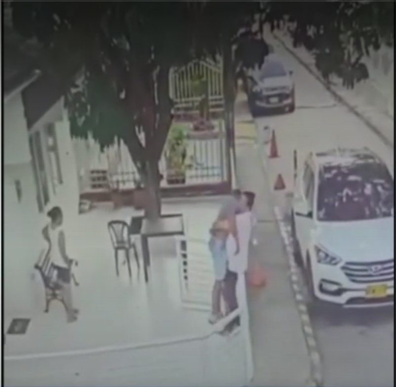 Enviaron a la cana a médico que habría asesinado a profesor de matemáticas En las últimas horas un médico cirujano fue enviado a la cárcel para que responda por el delito de homicidio agravado, pues, presuntamente, le habría quitado la vida a un amigo en medio de una riña en una urbanización de la ciudad de Cartagena.