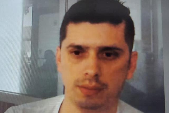 Envían a la cárcel a conductor de camioneta de la UNP que fue hallada con coca Manuel Antonio Castañeda Bernal, quien transportaba 168 kilogramos de clorhidrato de cocaína en una camioneta de la Unidad Nacional de Protección (UNP), fue enviado a la cárcel la mañana de este martes.
