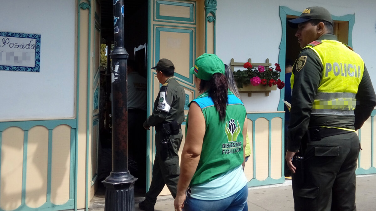 "Hay explotación infantil en hoteles de Colombia": directora del ICBF Durante la Comisión Séptima de la Cámara de Representantes, la directora del Instituto Colombiano de Bienestar Familiar (ICBF), Concepción Baracaldo, denunció la explotación sexual infantil que se está presentando en algunos hoteles de las principales ciudades del país que son visitadas por turistas extranjeros.