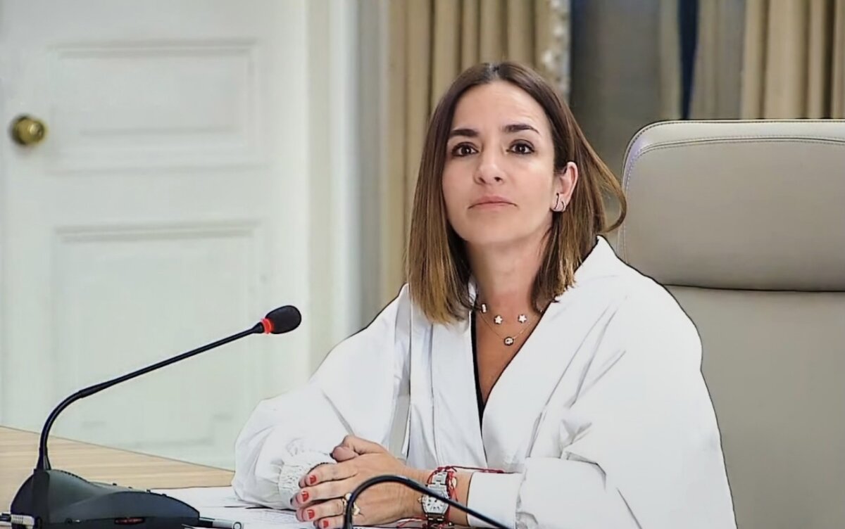 "Hay explotación infantil en hoteles de Colombia": directora del ICBF Durante la Comisión Séptima de la Cámara de Representantes, la directora del Instituto Colombiano de Bienestar Familiar (ICBF), Concepción Baracaldo, denunció la explotación sexual infantil que se está presentando en algunos hoteles de las principales ciudades del país que son visitadas por turistas extranjeros.