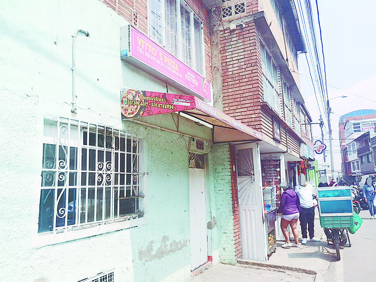 A pillos los recibieron a bala en Soacha Diciembre es la temporada más caliente del año por cuenta de la delincuencia. Para no ir más lejos, en la noche del jueves se conoció que cinco bandidos pretendían hacerse su aguinaldo robando un establecimiento de comidas rápidas en el vecino municipio de Soacha.