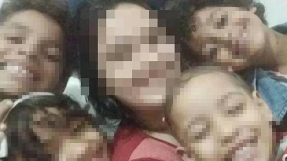 ¡Infame! Drogó y asesinó a sus cuatro hijos para vengarse de su ex Cuatro niños de tres, seis, ocho y 11 años, fueron hallados sin vida al interior de una vivienda con signos de asfixia, golpes y hasta heridas con arma cortopunzante, el responsable: su propio padre.