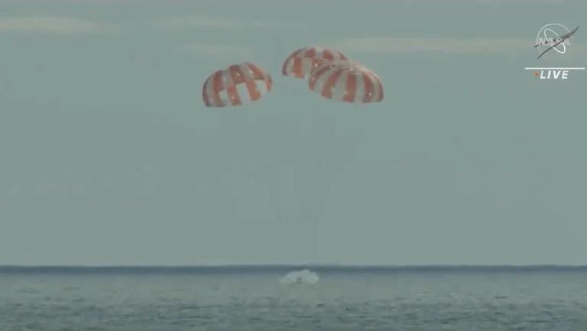 La nave espacial Orion regresa a la Tierra después de la misión lunar Artemis 1 10 La nave espacial Orion regresa a la Tierra después de la misión lunar Artemis 1 La nave espacial Orion de la NASA aterizó este domingo en el Pacífico al término de la misión Artemis 1, que en poco más de 25 días dio la vuelta a la Luna con miras al regreso de humanos a la superficie del satélite terrestre.