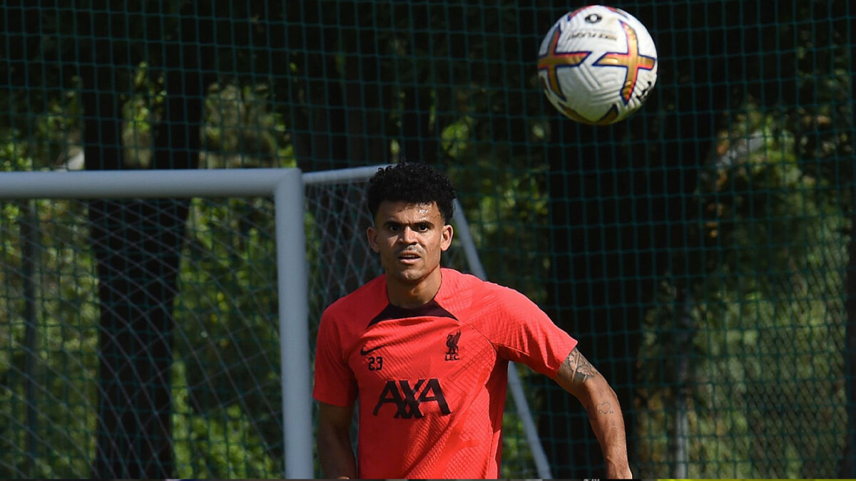 Luis Díaz se apartó del entrenamiento del Liverpool Malas noticias para el Liverpool, debido a que la nueva estrella, Luis Díaz sufrió una recaída en su lesión de rodilla en medio del entrenamiento en Dubái.