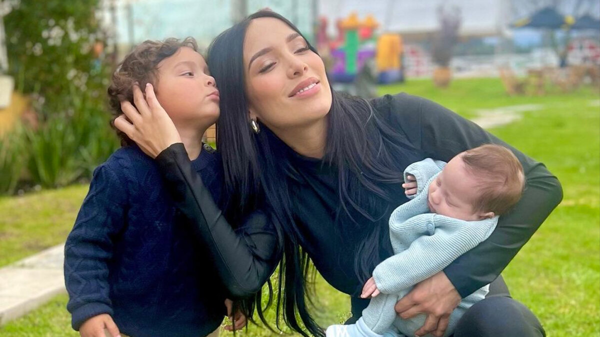 Luisa Fernanda W se cansó de que la criticaran por quejarse de la maternidad Con tremendas ojeras apareció la influencer Luisa Fernanda W, pues según ella lleva cerca de 39 días sin poder conciliar el sueño debido a que su recién nacido, Dominic, le ha dado mucho trabajo en las noches.