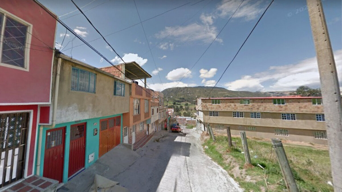 Misteriosa muerte en El Refugio 1 Misteriosa muerte en El Refugio La noche de este martes un hombre se llevó el susto de su vida cuando al ingresar a su casa halló el cuerpo inerte de su hermano.