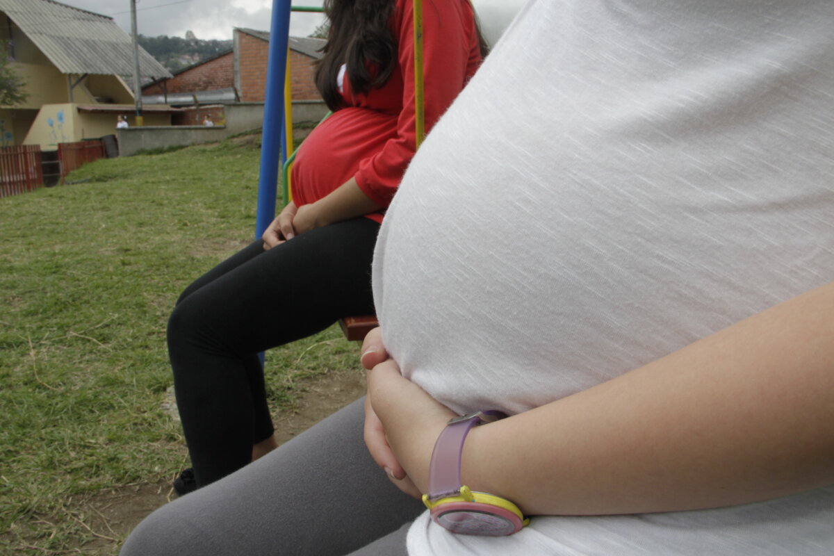 Nacimientos en madres menores de 14 años se redujo 10,4 % en 2022: Dane 5 Nacimientos en madres menores de 14 años se redujo 10,4 % en 2022: Dane Entre los datos que preocupa, tiene que ver con los nacimientos en madres menores de 14 años donde, según el DANE, entre 2020 y 2021 se registró un aumento del 26,9 % en el grupo de menores de 14 años. “Es una cifra que nos da vergüenza nacional, es algo que no debería estar creciendo en el país”, señaló la directora del DANE, Piedad Urdinola.