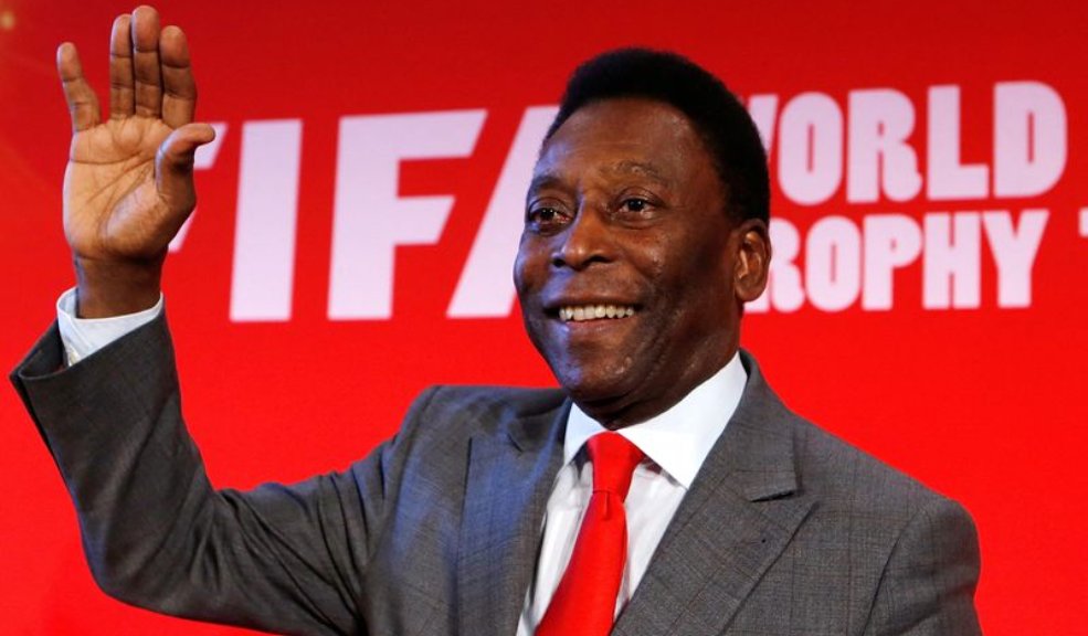 "Estoy fuerte y con mucha ilusión", Pelé habló tras estar hospitalizado El ídolo del fútbol Pelé, internado en Sao Paulo para reevaluar su tratamiento contra el cáncer, aseguró el sábado que permanece "fuerte" y con "mucha esperanza", después de que el hospital informara que permanece "estable" con una "buena respuesta" a una infección respiratoria detectada.