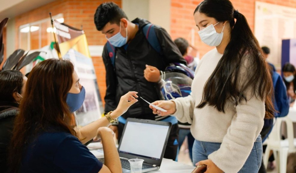 Camello sí hay: multinacional europea busca talento colombiano Arranque el 2023 con camello, pues una de las empresas más grandes de tecnología y software llegó al país para buscar talento colombiano, para desarrollador software.