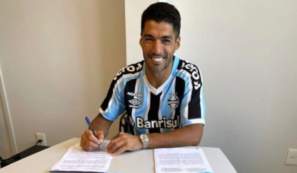 ¡Bombazo! Luis Suárez jugará en Brasil, ¡Este es su nuevo equipo! Suárez retornó a Sudamérica en 2022 &nbsp;a Nacional de Montevideo, el club que lo formó, tras brillar por más de una década en el fútbol europeo. En su retorno, el ‘Pistolero’ anotó ocho goles y gritó campeón en el torneo uruguayo.&nbsp;