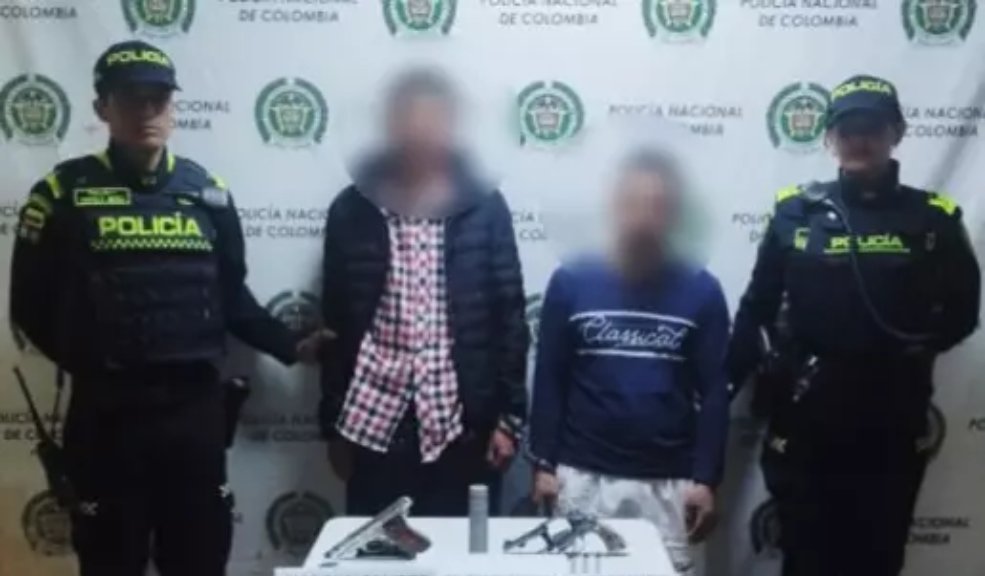 Crimen en Rafael Uribe Uribe a manos de un chatarrero y un reciclador Según un informe preliminar, los autores de este crimen son un reciclador y un chatarrero. La captura se hizo tras un llamado de la comunidad, quienes señalaron que había un hombre tendido en el suelo, pero por la gravedad de las heridas, falleció.