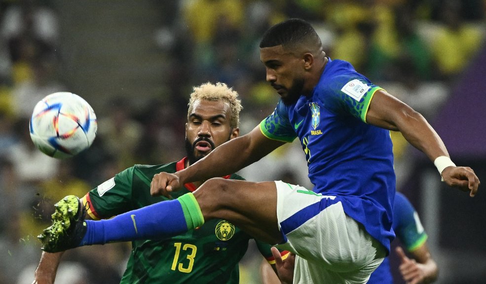 Brasil se las dio de mucho ‘café con leche’ y lo frenó Camerún 1 Brasil se las dio de mucho ‘café con leche’ y lo frenó Camerún Terminaron los partidos de la fase de Grupos y de esta manera se conocieron todas las selecciones que se meten a octavos de final. Brasil y Suiza fueron los últimos.