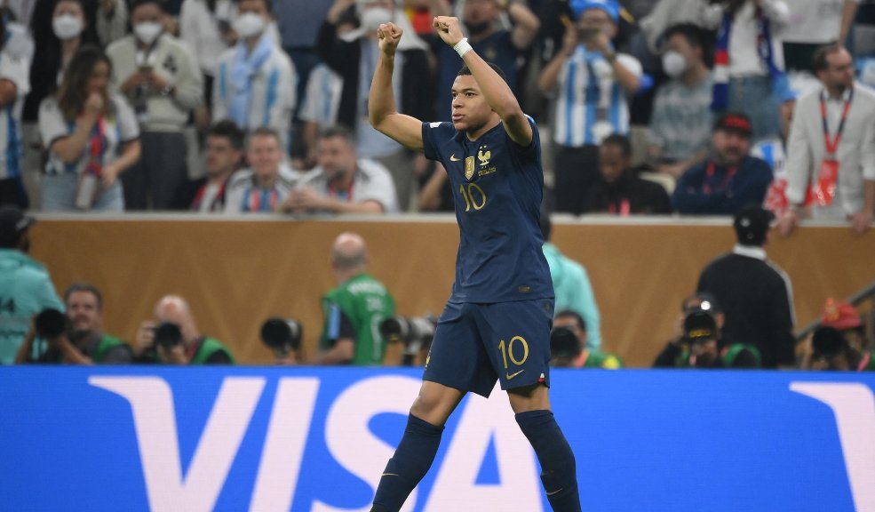 Messi y su combo se llevan su tercera Copa del Mundo 3 Messi y su combo se llevan su tercera Copa del Mundo Arrancó la gran final del Mundial y estará a manos de las grandes Selecciones de Argentina y Francia, donde la albiceleste se llevó la victoria en la definición de penales.