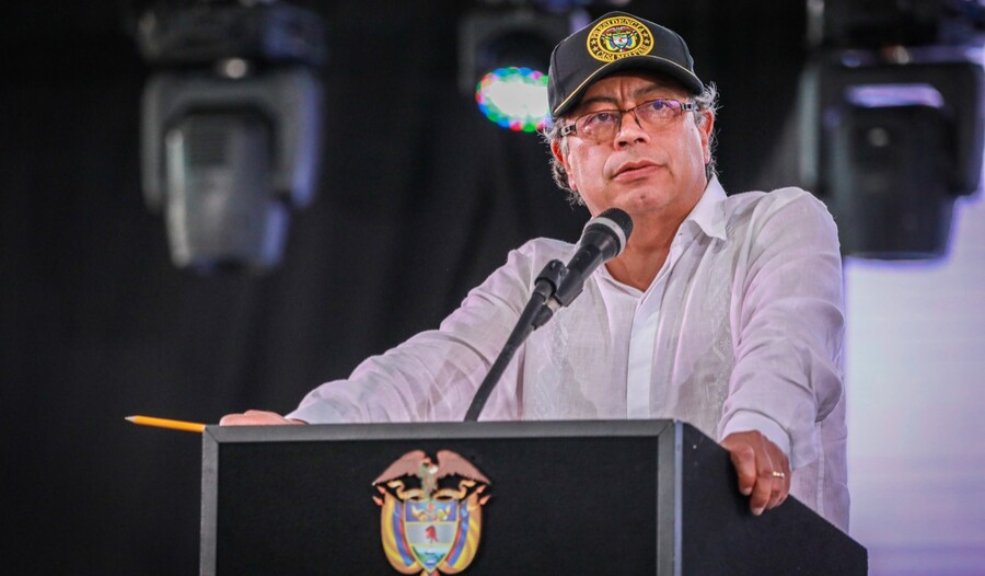 Petro canceló agenda para atender secuestro del padre de una funcionaria La oficina de prensa de la Casa de Nariño confirmó que el presidente de la República, Gustavo Petro Urrego, canceló su agenda dispuesta para la tarde de este miércoles, para atender el secuestro del padre de la secretaria general del Ministerio de Justicia.