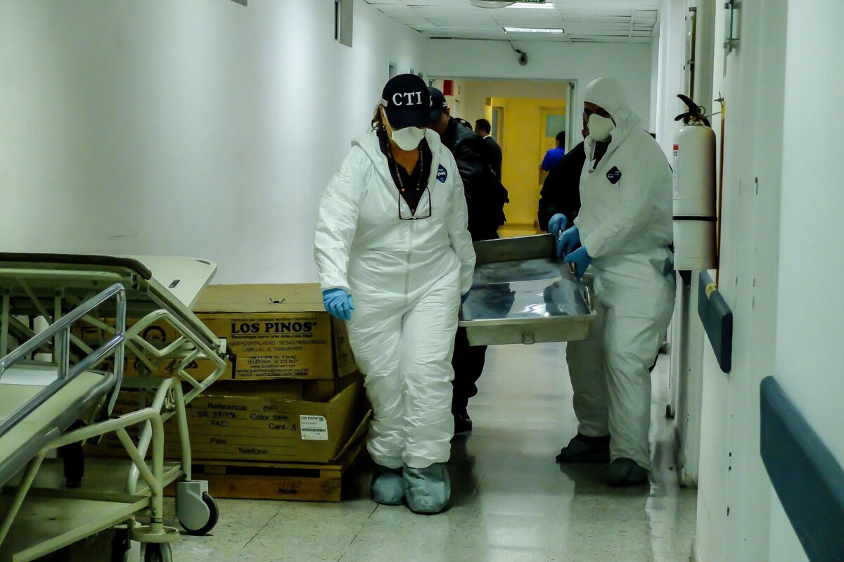 Riña mortal entre presos en La Modelo Un terrible episodio se registró cerca del medio día del martes en la cárcel La Modelo, ubicada en la localidad de Puente Aranda, cuando un preso que se encontraba en el pabellón de la unidad de salud mental, fue vilmente apuñalado.