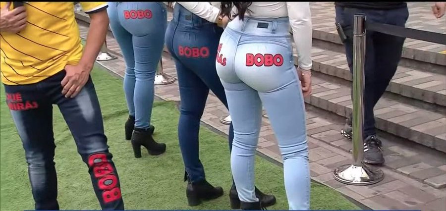 Sacan jeans levantacola con "Qué mirás bobo" de Messi La frase de Lionel Messi durante una entrevista tras finalizar el partido de Argentina contra Países Bajos en la eliminatoria de cuartos de final del Mundial de Catar, ha desatado toda una serie de controversias a nivel internacional, pues más allá de las críticas y el respaldo hacia 'La Pulga', muchos creativos emprendedores decidieron apostarle a las palabras del futbolista argentino.