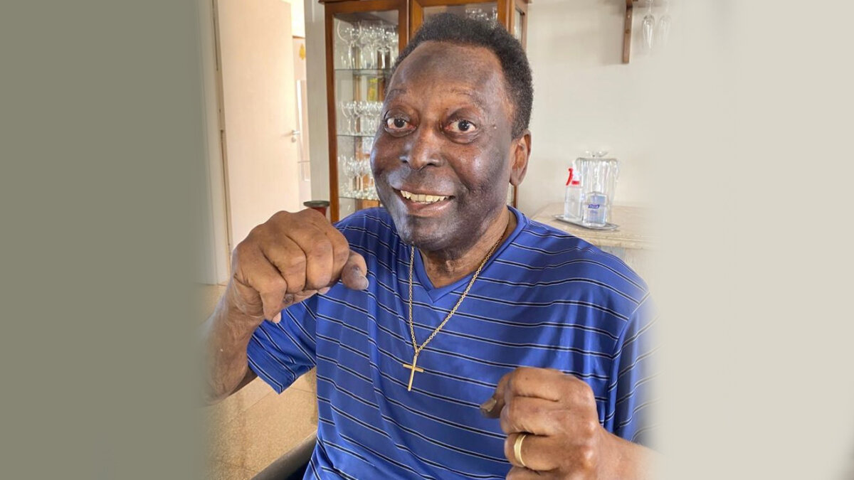 Se agravó la salud de Pelé y preocupa a sus seguidores De acuerdo con lo indicado por el centro médico y los familiares de Pelé, el astro brasilero pasará la navidad internado junto a sus familiares cercanos.