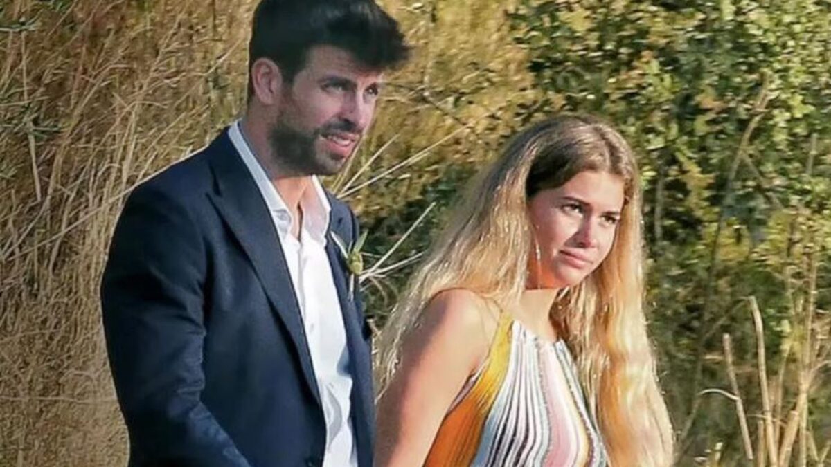 ¿Se le acabó el amor a Piqué y a Clara Chía? La pareja habría terminado Al parecer el karma no llega solo y el amorío entre Gerard Piqué y Clara Chía no está pasando por su mejor momento y los medios españoles afirman que incluso la pareja ya terminó su relación, la cual salió a la luz tras conocerse la separación entre el exfutbolista y la cantante.