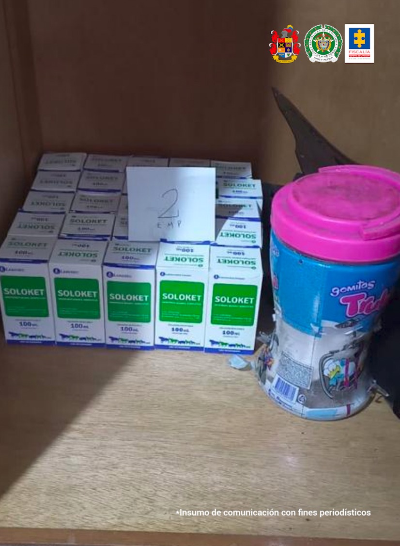 Cayeron 'Los Solís' banda que vendía drogas en Bogotá La Fiscalía junto a Policía de Bogotá, lograron desintegrar la banda conocida como 'Los Solís', quienes se dedicaban a vender drogas en Bogotá.