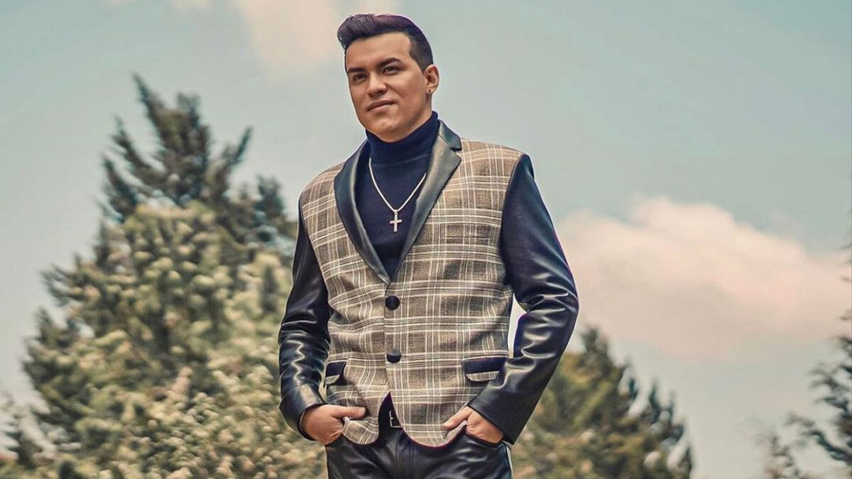 Yeison Jiménez se quejó por cobro excesivo en aeropuerto El reconocido artista colombiano, Yeison Jiménez, volvió aparecer en redes sociales y esta vez, quejándose por un cobro excesivo en el aeropuerto José María Córdova, en Rionegro, Antioquia, y que presta los servicios a los viajeron que llegan o salen de la capital antioqueña.