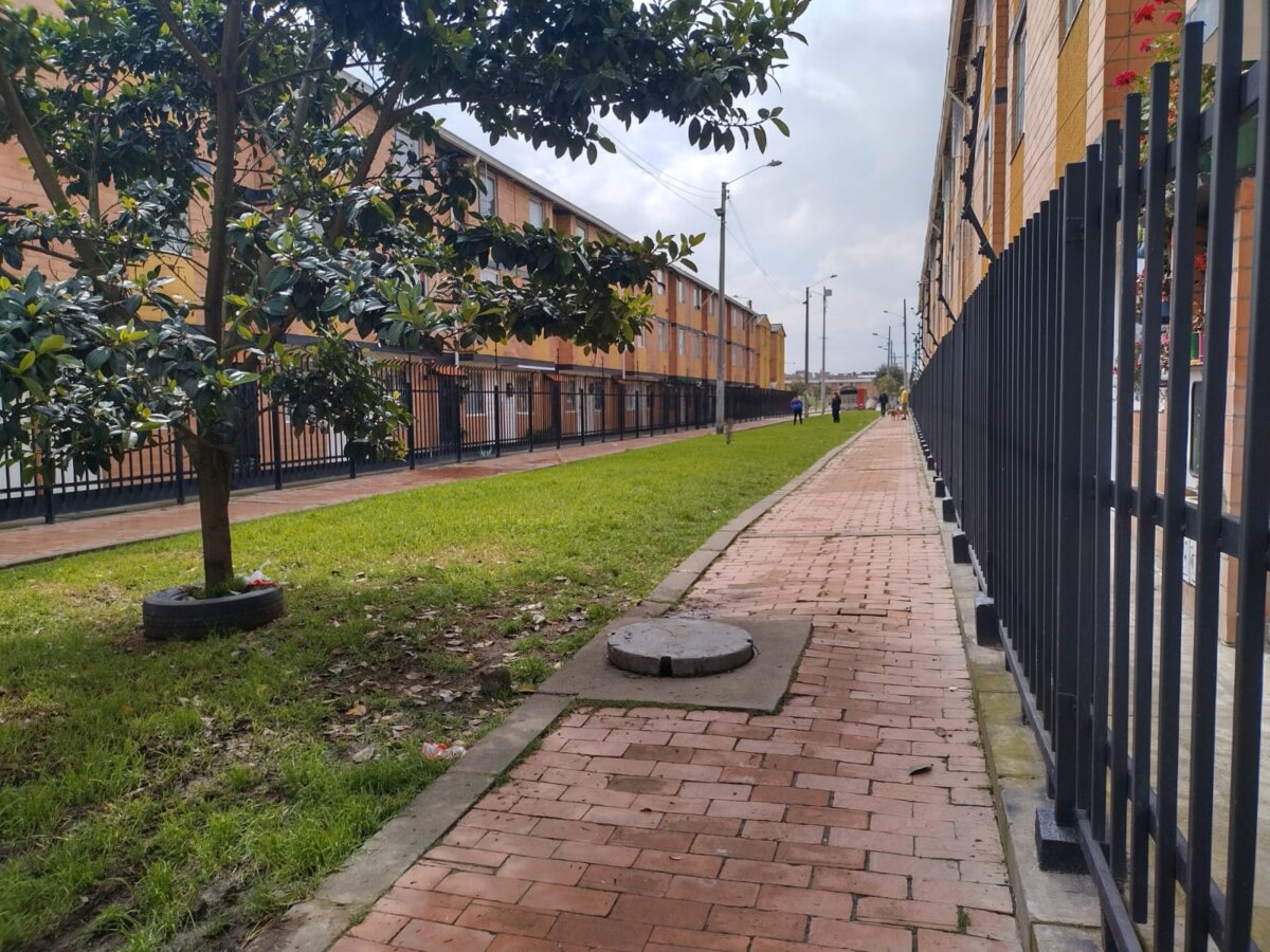En intento de hurto, mataron a Diego frente a su padre en Suba Para una familia residente en la localidad de Suba las celebraciones a propósito del día de las velitas, terminaron en una absurda tragedia propiciada por la inseguridad que a diario campea por las calles de la capital.